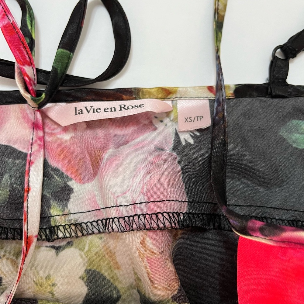 La Vie En Rose Multicolor Floral Camisole - Picture 2 of 3
